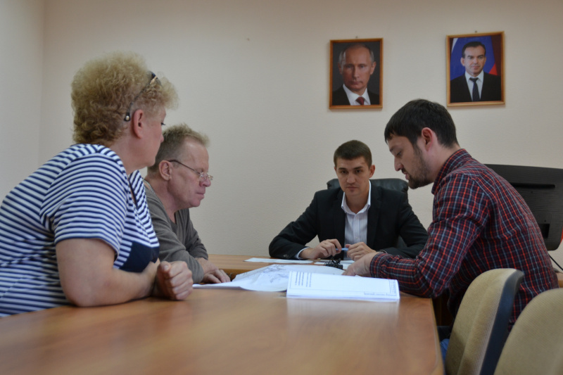 Председатель Совета Туапсе Владимир Стародубцев провел личный прием граждан