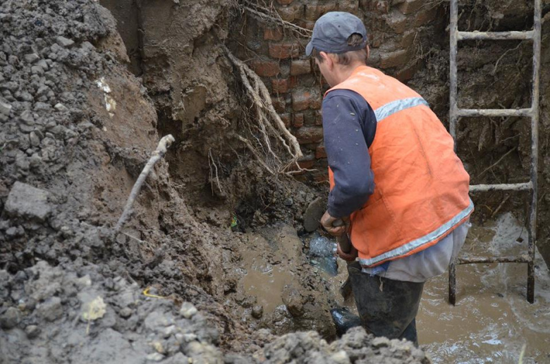 Устранение аварии на водопроводе по ул. Шаумяна 