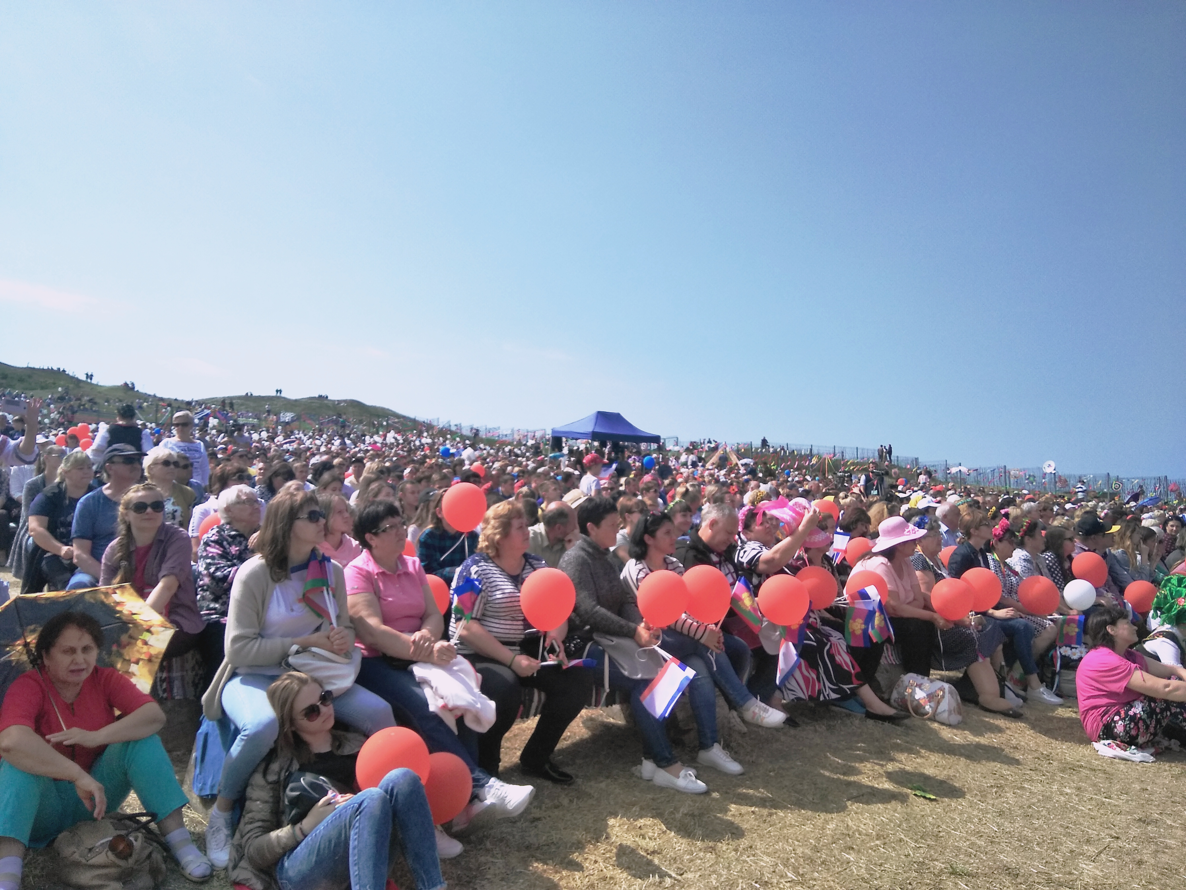 Туапсинцы принимают участие в торжественном старте фестивального сезона этнокультурного комплекса "Атамань", приуроченного к открытию Крымского  моста.