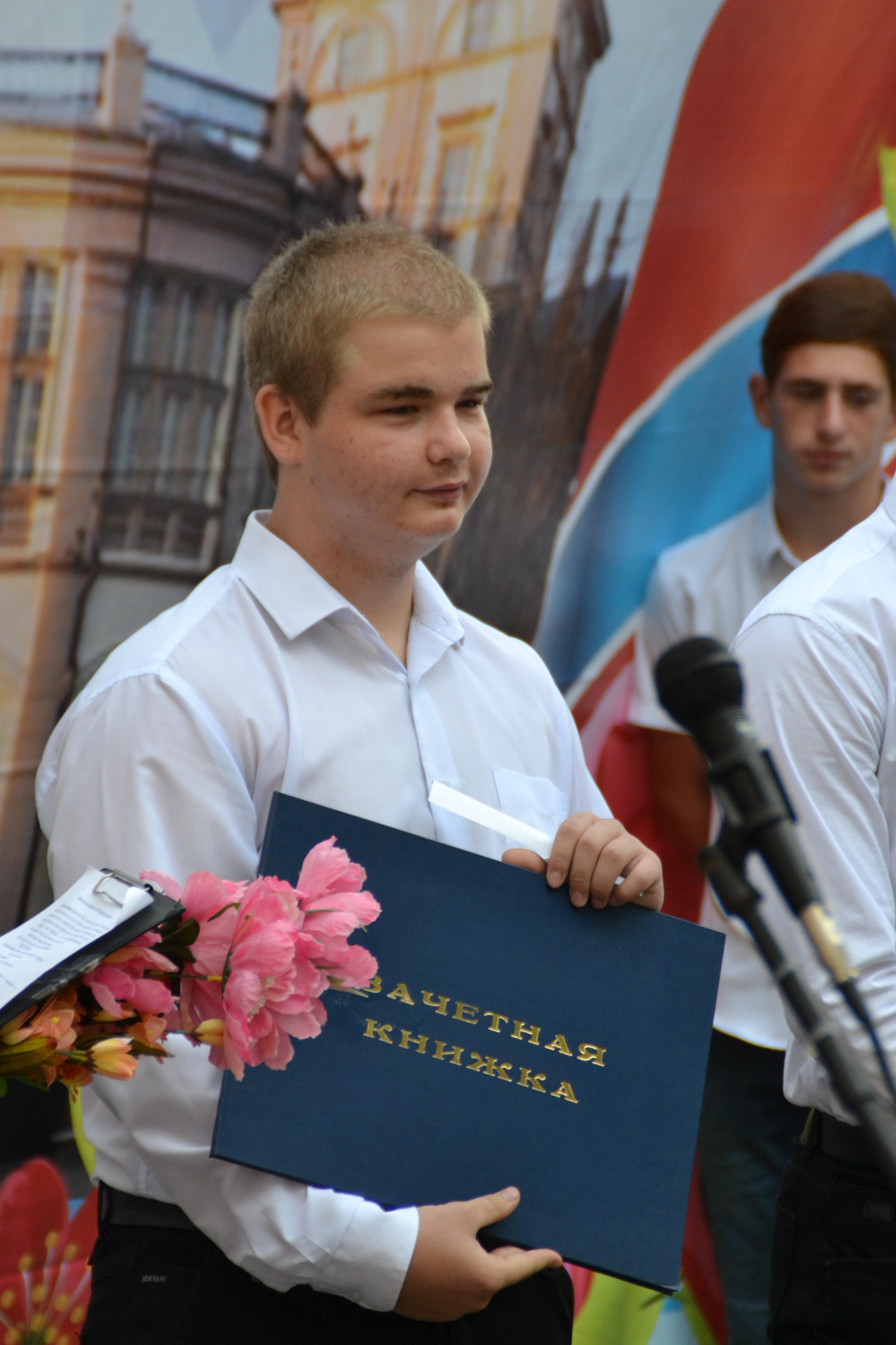 Владимир Зверев поздравил с началом нового учебного года будущих железнодорожников.
