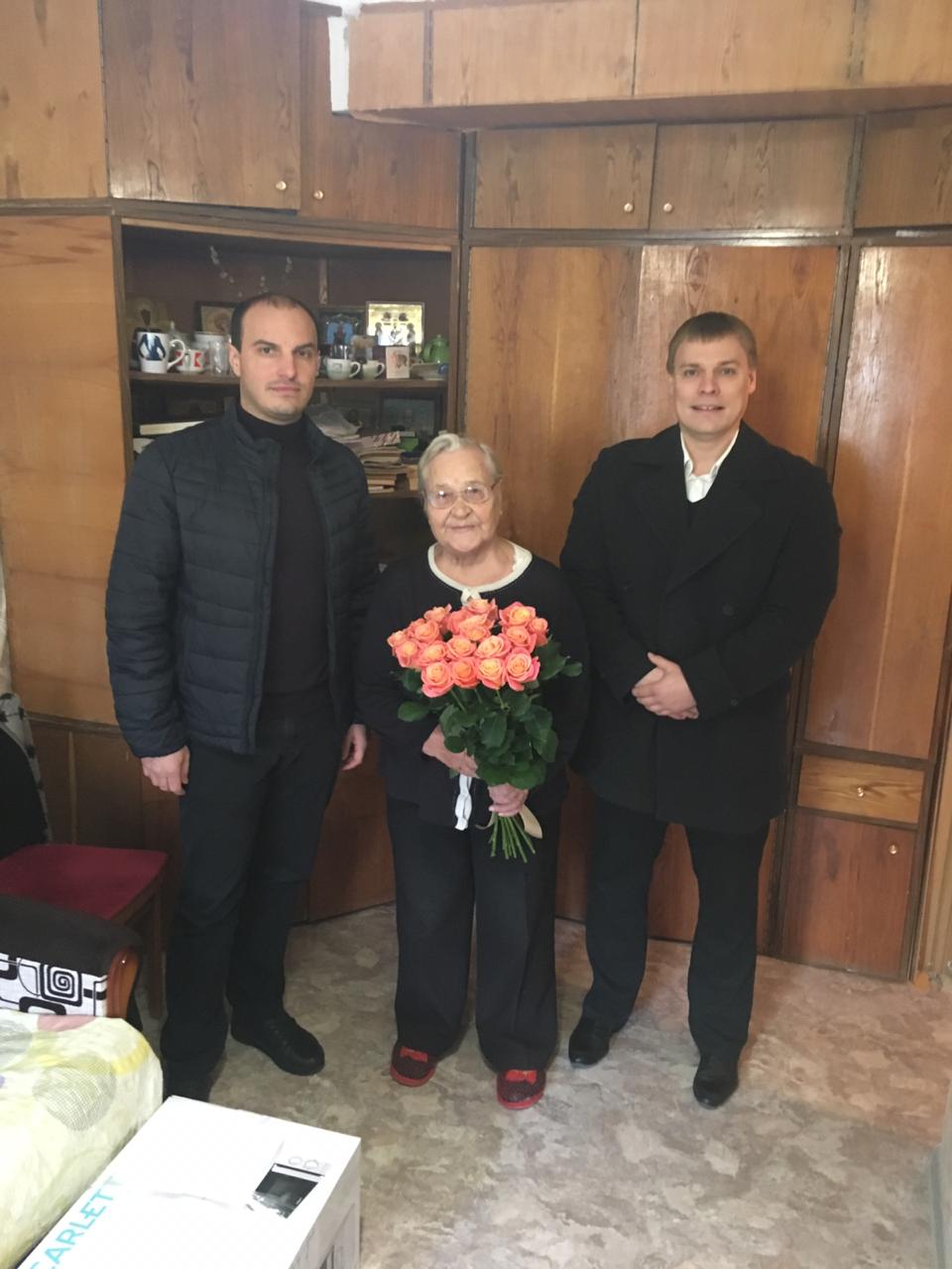 Молодые депутаты поздравили с Днём Рождения вдову Героя Советского Союза