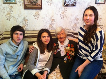 МБУ ТГП "Туапсинский городской молодежный центр" посетили ветерана Великой Отечественной Войны
